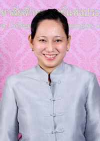 รูป แพทย์หญิง ภัณฑิลา ดิษยบุตร